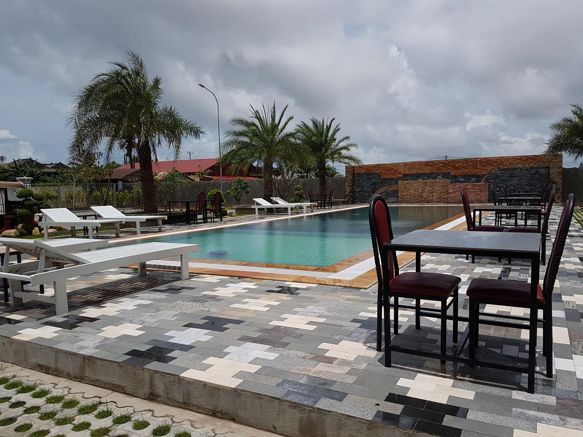 Two Moons Resort Kampot Exterior photo