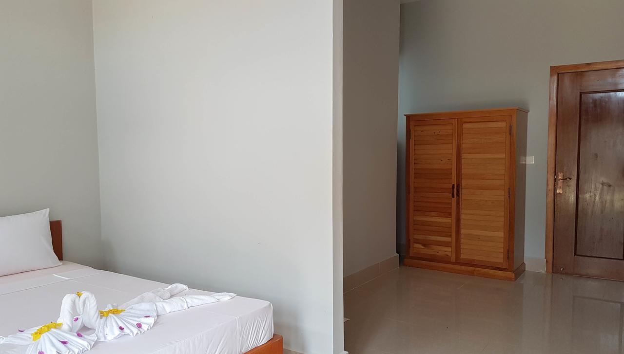 Two Moons Resort Kampot Exterior photo