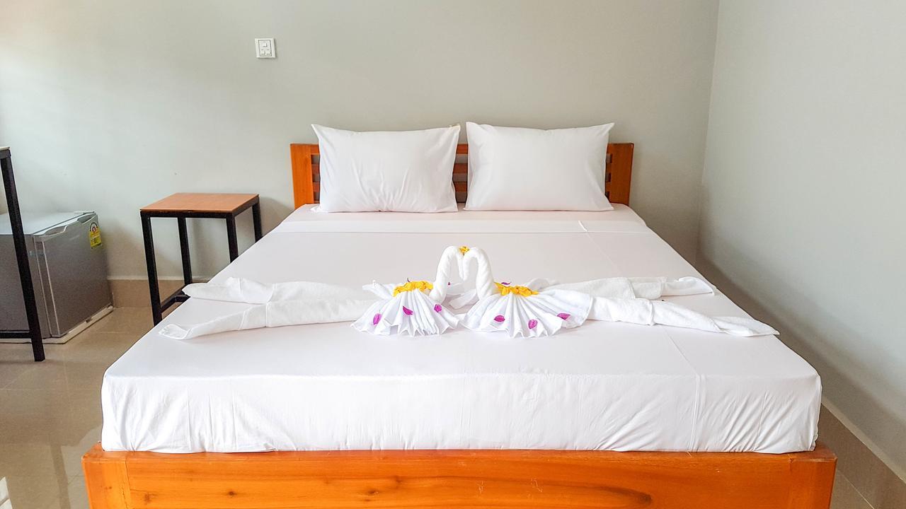 Two Moons Resort Kampot Exterior photo