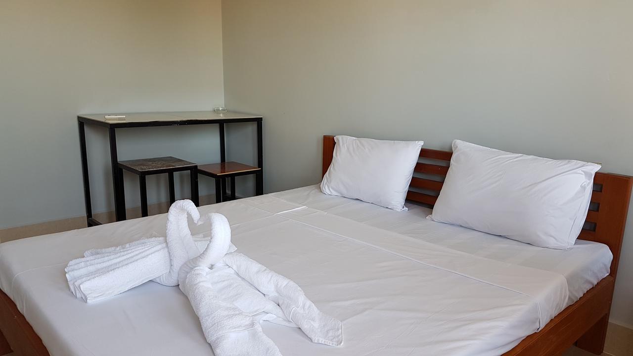 Two Moons Resort Kampot Exterior photo